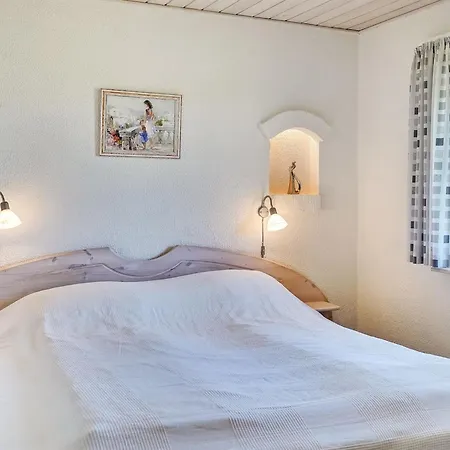 Aurelia - 500m To The Fjord By Interhome *