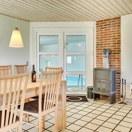 Aurelia - 500m To The Fjord By Interhome *