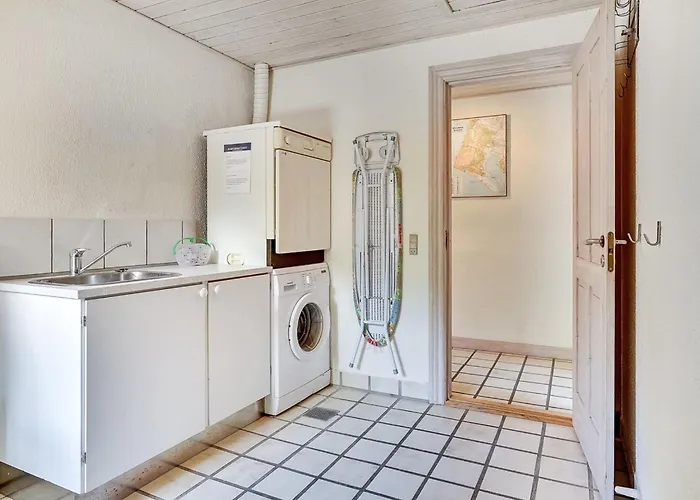 Aurelia - 500m To The Fjord By Interhome