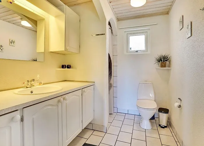 Aurelia - 500m To The Fjord By Interhome