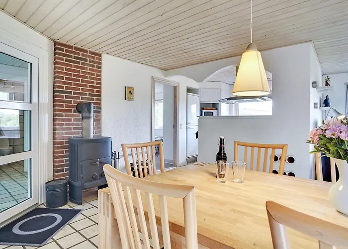 Aurelia - 500m To The Fjord By Interhome *