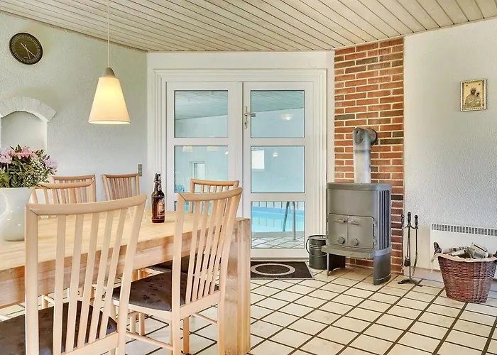 Aurelia - 500m To The Fjord By Interhome *